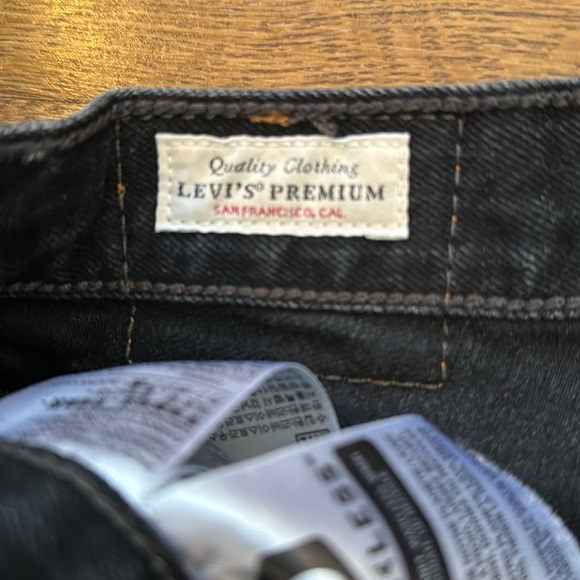 Levi’s 501 premium black denim shorts - Picture 2 of 8
